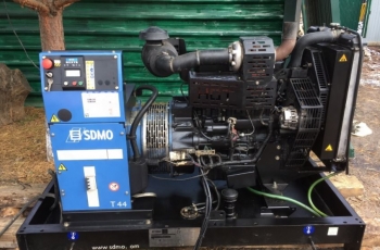 Б/у Дизельный генератор 32 квт SDMO T44 открытый (на раме)